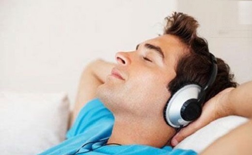گوش دادن به موسیقی یوگابه افراد مظطرب کمک می&zwnj;کند
