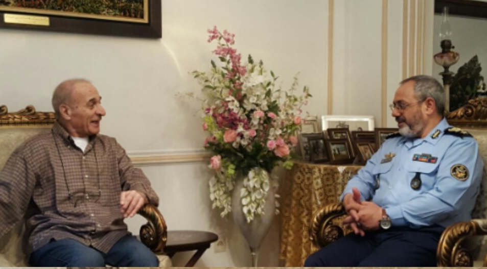فرمانده نیروی هوایی ارتش با خانواده شهدا و ایثارگران دیدار کرد