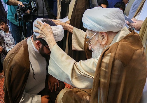 مراسم عمامه&zwnj;گذاری طلاب در عید غدیر برگزار شد + تصاویر