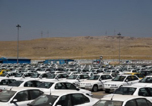 خاک خوردن بیش از 8 هزار سمند در یکی از انبارهای ایران‌ خودرو + فیلم