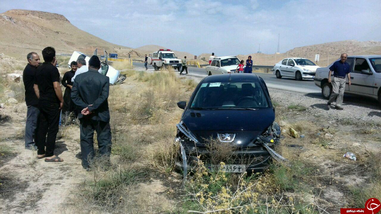 تصاویری از تصادف پژو 405 با پژو 207 در آزادشهر