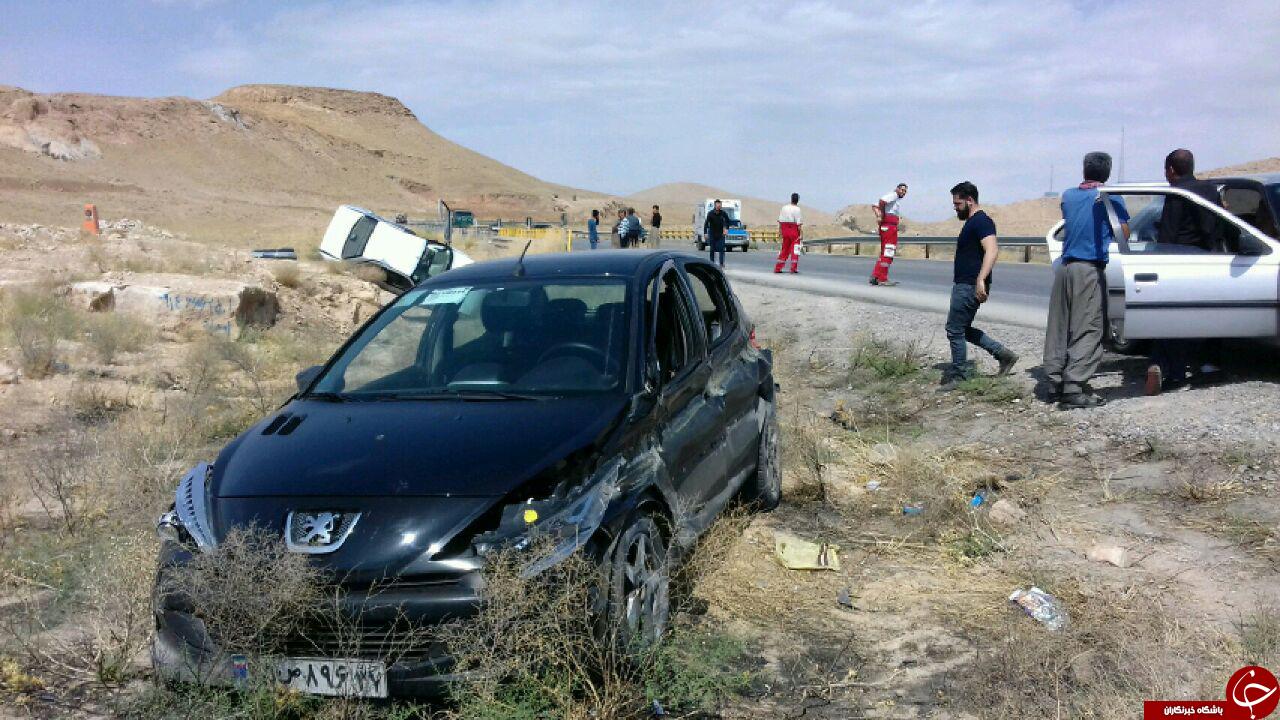 تصاویری از تصادف پژو 405 با پژو 207 در آزادشهر