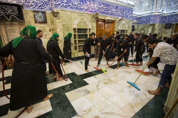 صحن و شبستان حرم حضرت عباس(ع) غبارروبی شد+عکس