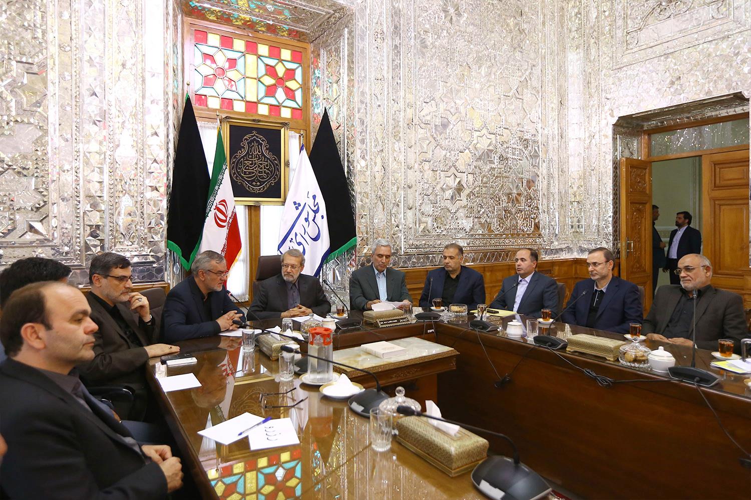 استفاده از ظرفیت اساتید، حقوقدانان و دانشگاهیان در معاونت قوانین ضروری است