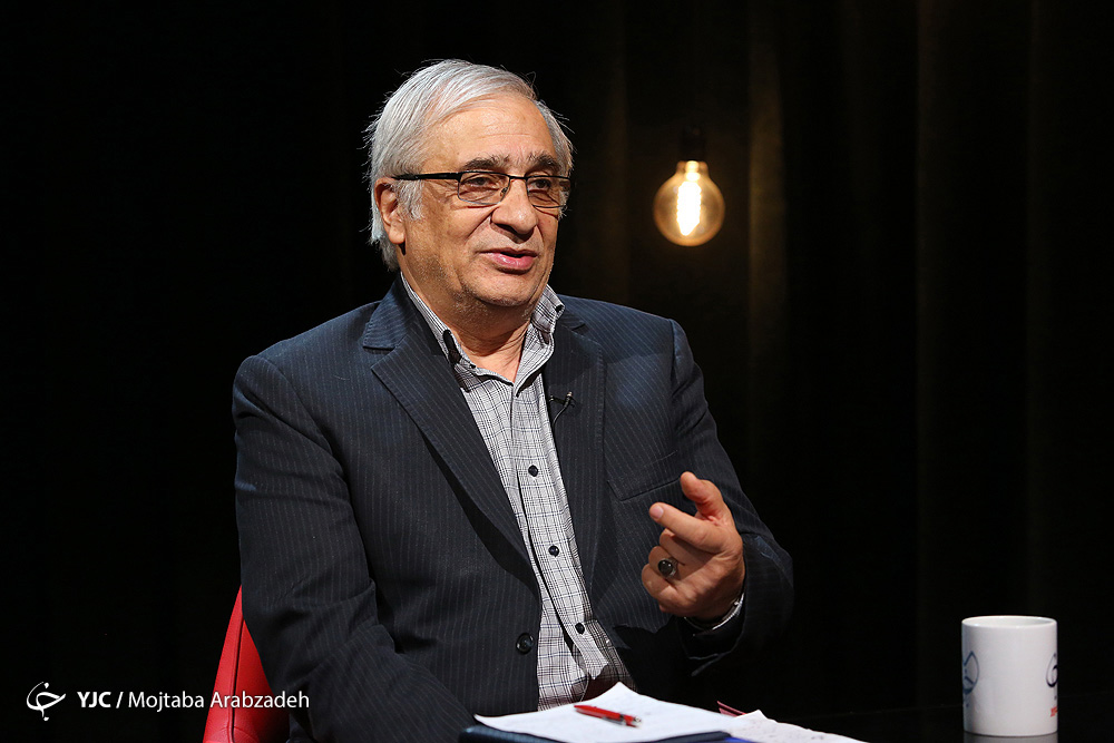 مظاهری: آقای روحانی این همه به شما گفتند چرا گوش نکردید؟/ ۲۱فروردین روز شوم نرخ ارز بود/ اگر منع دولت نباشد بانک مرکزی امروز هم راه&zwnj;حل دارد/ سیف نباید پست مشاور رئیس جمهور را قبول می کرد