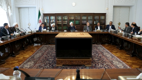 مصوبه‌های جدید برای مدیریت بازار ارز / انتشار اوراق مشارکت ارزی و اجرای عملیات بازار باز/ امتیاز اقامت ۵ ساله برای سرمایه گذاران خارجی