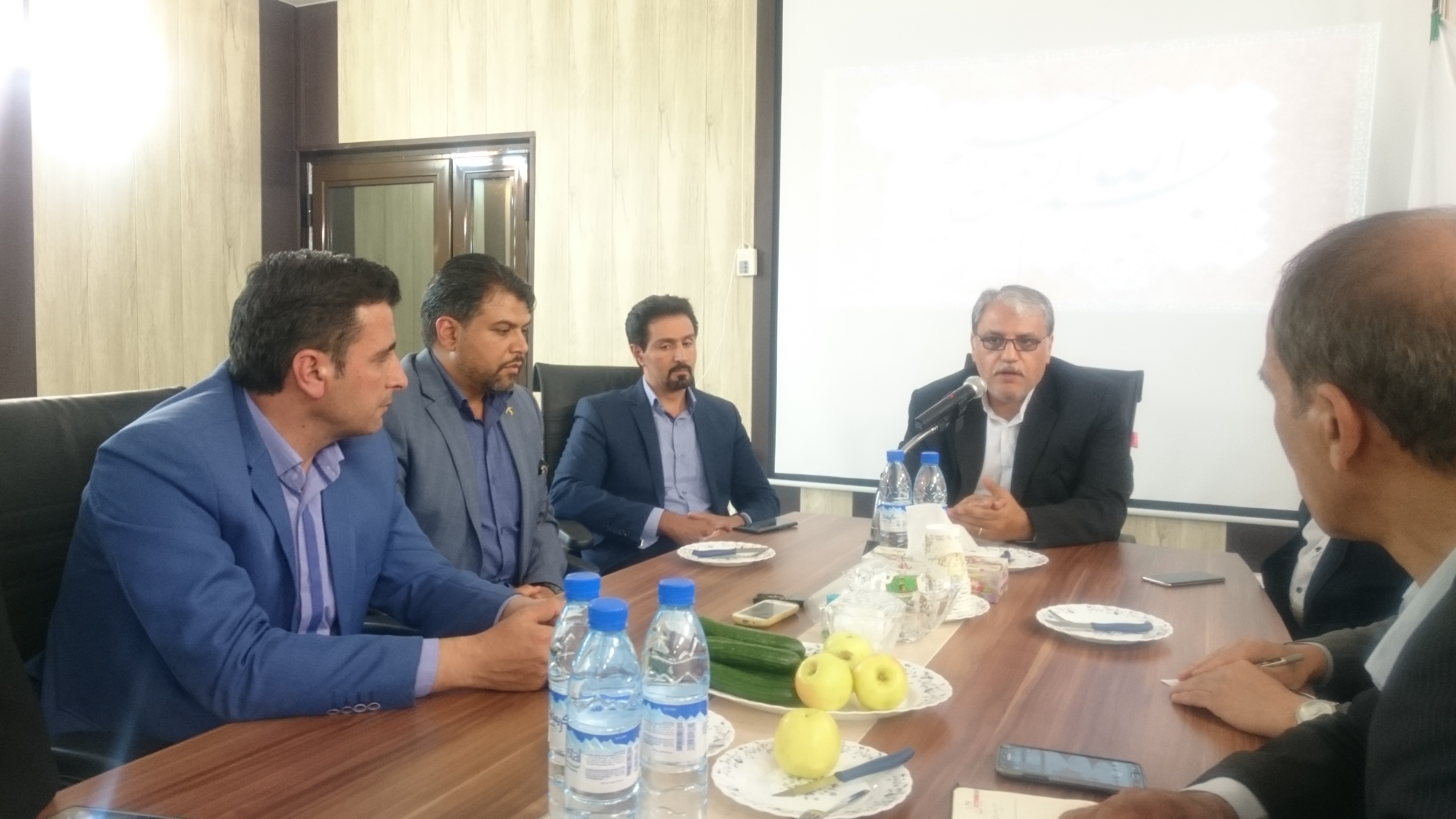 بازدید سرپرست فرمانداری کاشان از فرودگاه کاشان و چرایی تعطیلی آن