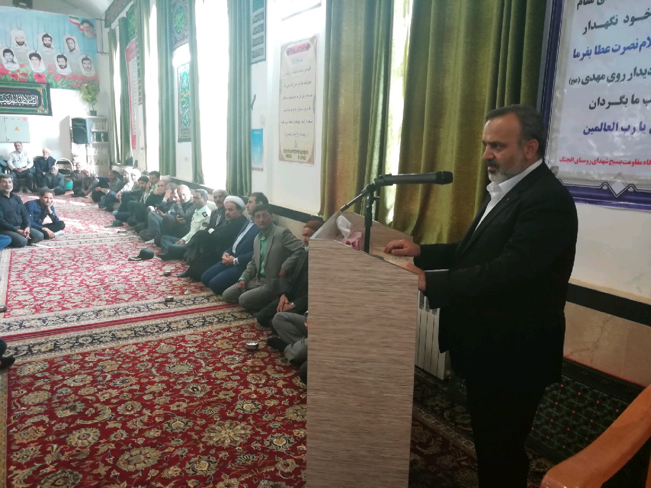 دشمنان با راه اندازی جنگ اقتصادی قصد کند کردن روند توسعه کشور را دارند