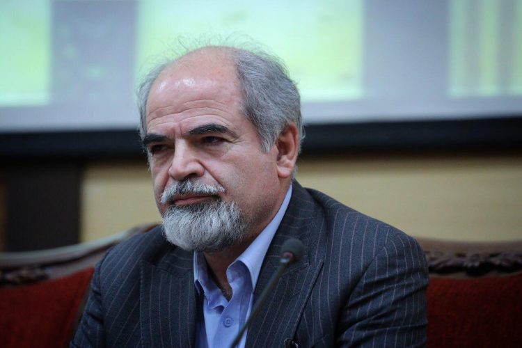 قطعا با تغییر تیم اقتصادی دولت مشکلات حل می شود/آقای روحانی فقط یاید خودش را نگه دارد