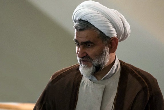 جای لاریجانی بودم نمایندگان را پنجشنبه، جمعه و شنبه در مجلس نگه می&zwnj;داشتم/ روحانی برای معرفی وزرا لج می&zwnj;کند