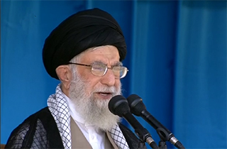 ضرب المثل جالب رهبر انقلاب درباره رویای رئیس جمهور آمریکا/ شتر در خواب بیند پنبه دانه + فیلم
