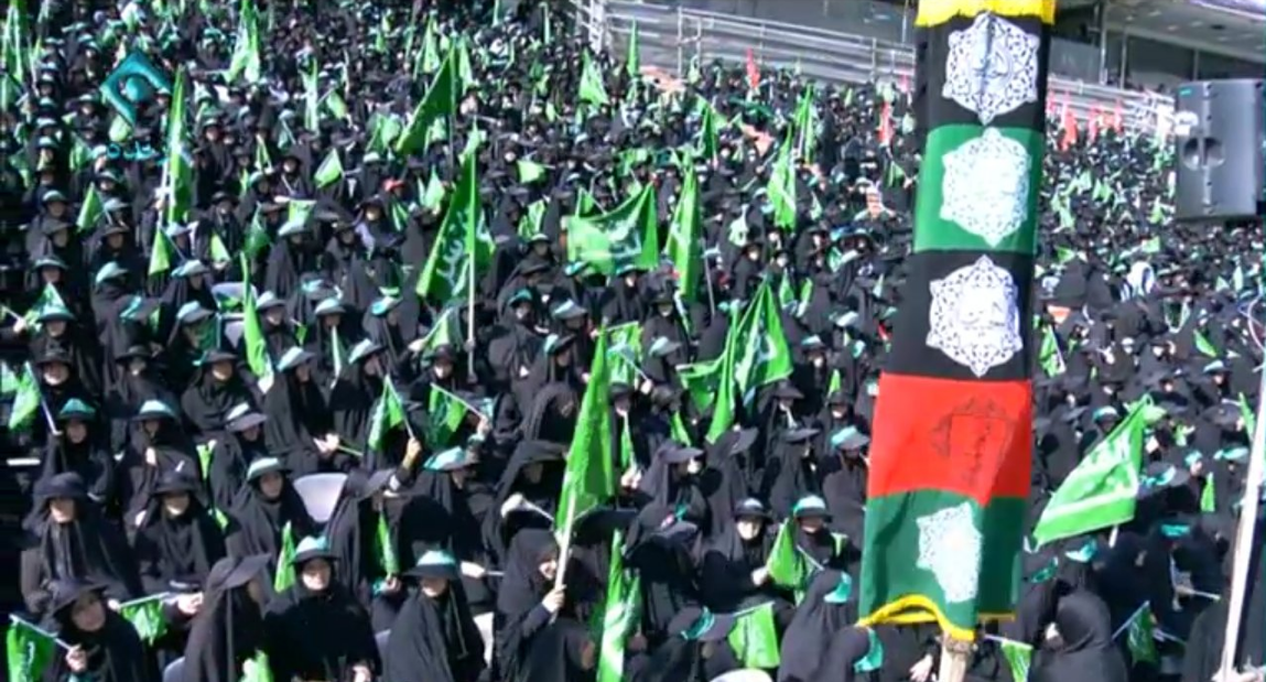 حضور بانوان در ورزشگاه آزادی +تصاویر