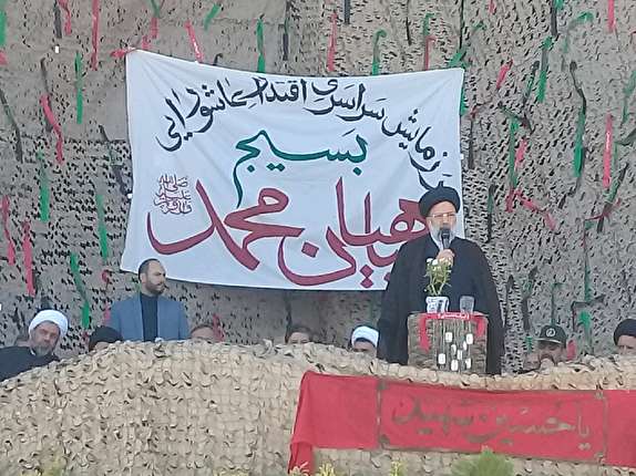 بسیجیان در صحنه های مختلف انقلاب مردانه در مقابل دشمن ایستاده اند/  راه حل مشکلات کشور در دست جوانان کشور است