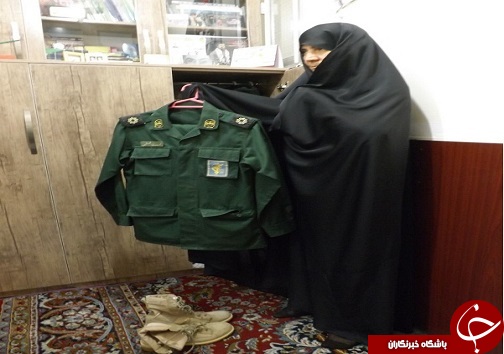 روایتی از دلتنگی های مادرانه برای شهید حرم؛ دلتنگش که می شوم سراغ کتابهایش می روم/شهدا ،سربندهای عاشقی 
