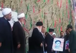درد دل زائران پیاده امام رضا (ع) در مقابل دوربین