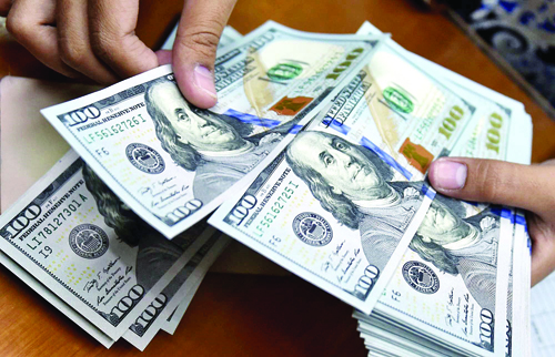 از کجا دلار بخریم؟ چند بفروشیم؟