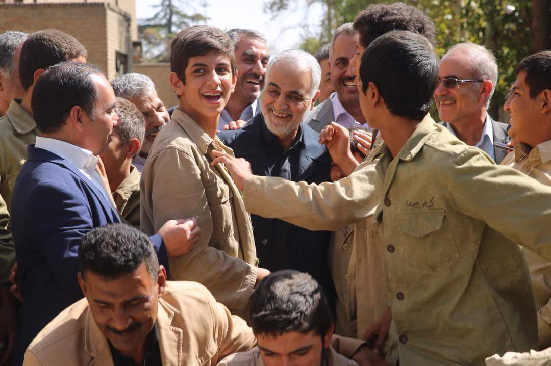 دست&zwnj;نوشته حاج قاسم سلیمانی برای &laquo;23 نفر&raquo; + عکس