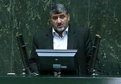 بانک مرکزی نقدینگی های سرگردان را در اختیار بگیرد/بخش&zwnj;های اقتصادی دولت در زمینه تثبیت نرخ ارز و سکه قدم بردارند