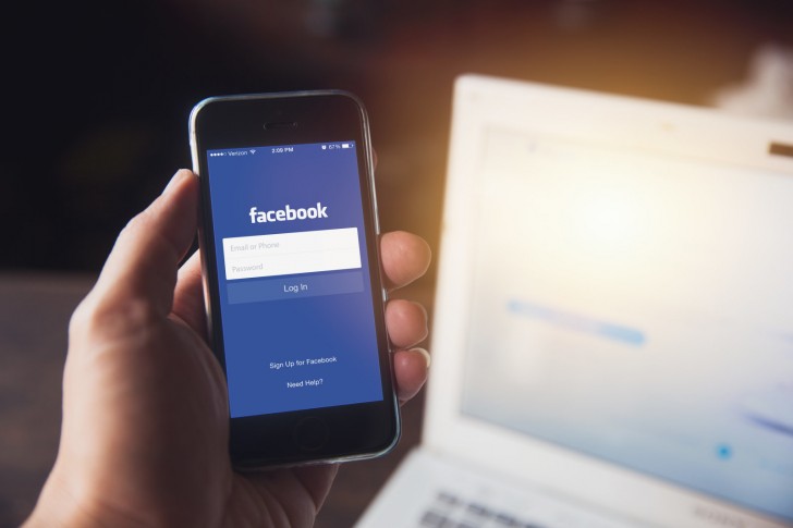 نسخه سبک فیس&zwnj;بوک به iOS می&zwnj;آید