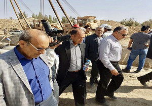 بررسی روند اجرایی طرح بزرگ انتقال آب بالوله به ۴۶هزارهکتار از اراضی دشت سیستان