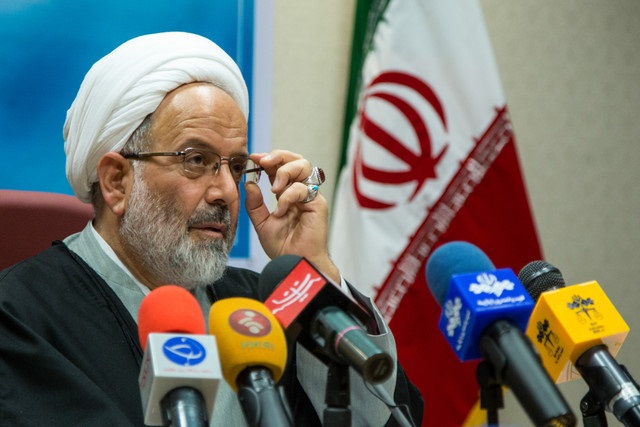 تمایلی به باطل کردن مداوم آئین نامه&zwnj;ها ندارم/ همه بخشنامه&zwnj;های خلاف قانون باطل می&zwnj;شوند