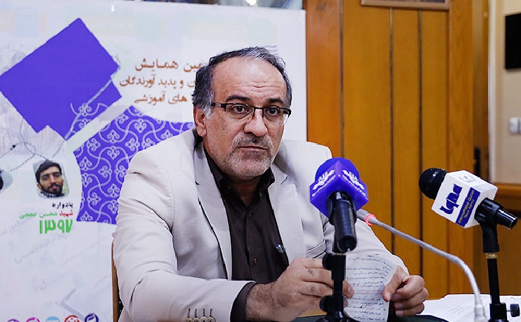 تشریح ۶ سیاست تحولی درحوزه کتاب&zwnj;های درسی/ ورود کتاب چند تالیفی زبان انگلیسی تا ۲ سال آینده/ امروز نیازمند مردان تحول هستیم