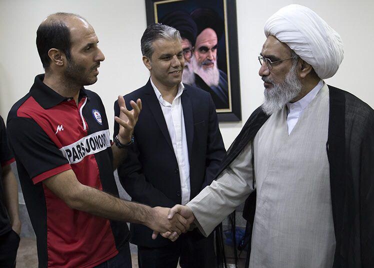دیدار صمیمانه اعضای تیم پارس جنوبی با امام جمعه بوشهر