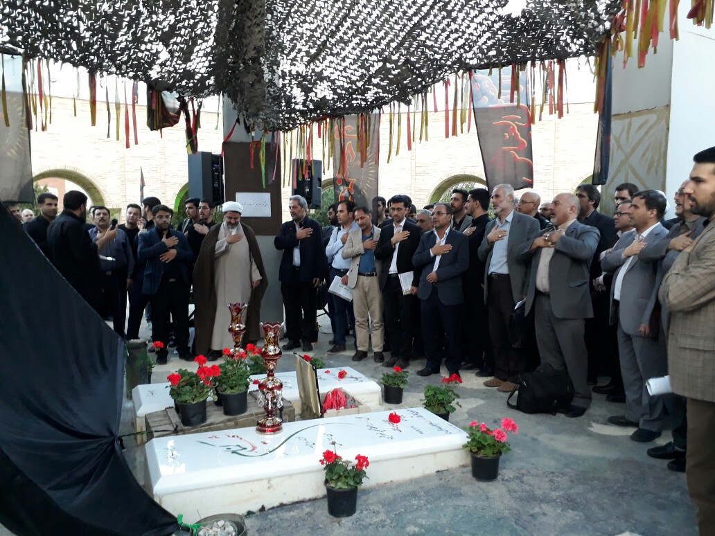 تاکید رهبر انقلاب بر فرهنگ جهاد و شهادت/ لزوم هشیار بودن نسبت به جنگ نرم دشمن