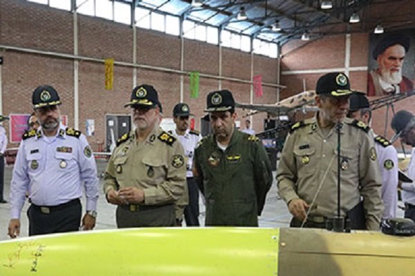 جانشین فرمانده کل ارتش از یگان پهپادی قرارگاه پدافند هوایی خاتم الانبیا(ص) بازدید کرد