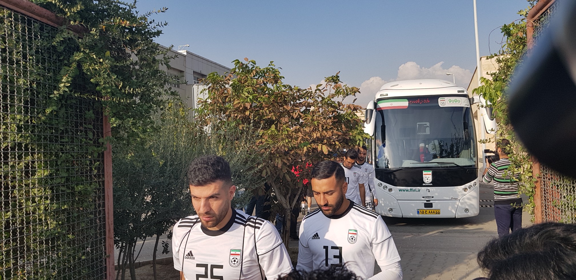 بازیکنان تیم ملی فوتبال ایران پا به توپ شدند