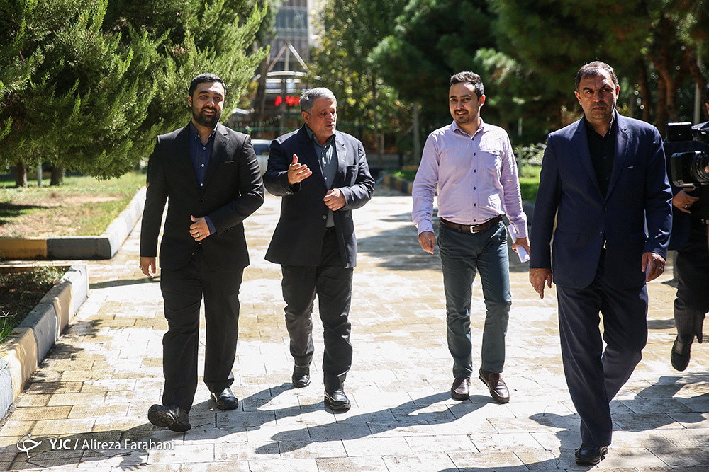 کوته فکری است که فکر کنم 1400 رییس جمهور می شوم/ قالیباف بر اساس مذاکرات پنهان شهردار شد/ روحانی به وزرایش هم وقت ملاقات کم می دهد