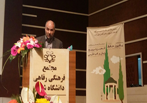 زبان فارسی مورد بی توجهی قرار گرفته است/ به هر دو شاخصه زبان و ادبیات باید توجه شود