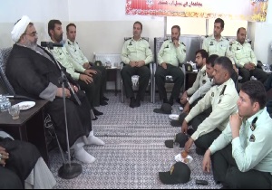 دیدار کارکنان نیروی انتظامی با امام جمعه موقت میبد