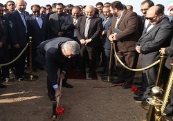 کلنگ زنی ساخت پروژه گردشگری گنجینه ونوس در قم