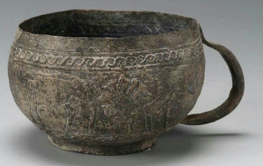 دو قطعه شئ تاریخی ازحفاران غیر مجاز در نیشابور کشف شد
