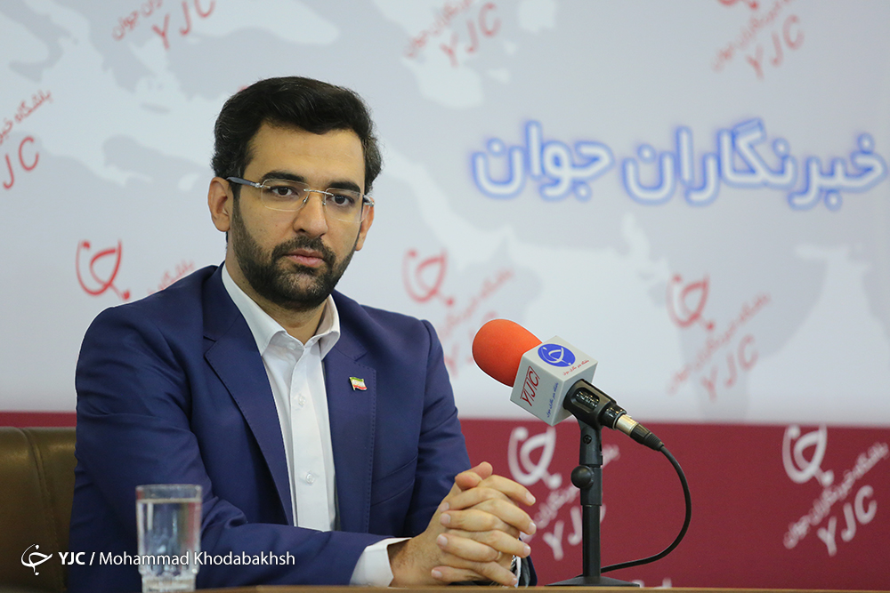 اقدام متفاوت وزیر ارتباطات به احترام شهدای اهواز