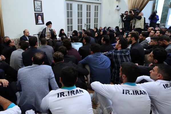 دیدار مدال&zwnj;آوران کاروان ورزشی ایران در بازی&zwnj;های آسیایی اندونزی با رهبر انقلاب