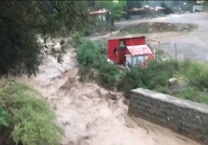 جاری شدن روان آب در دو منطقه کجور