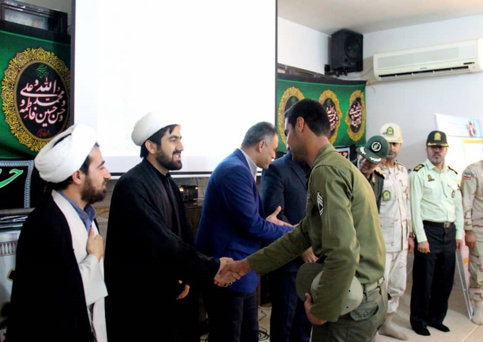 فرماندهی انتظامی گناوه میزبان مراسم تجلیل از سربازان نمونه