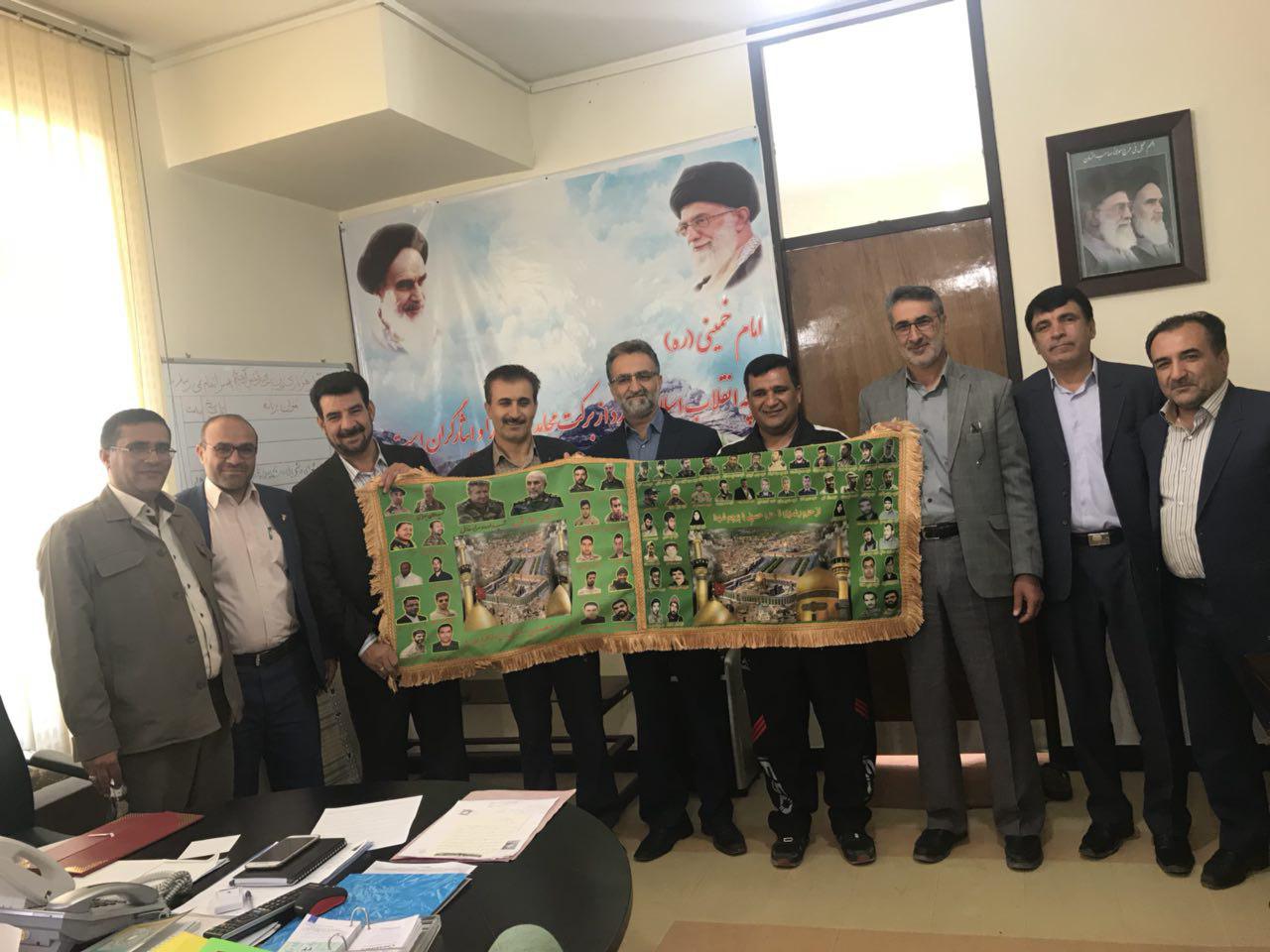 آغاز سفر دوچرخه سوار حامل پرچم شهدا به کربلا/ حبس و جزای نقدی حکم محتکر دارو /