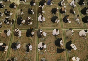 آزمون حفظ قرآن کریم ویژه طلاب در قم برگزار شد