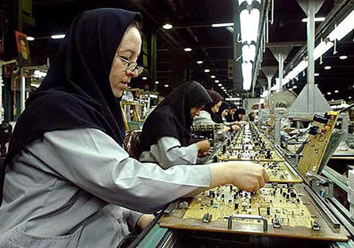 بخشی از چرخ اقتصاد جامعه  بر شانه های زنان