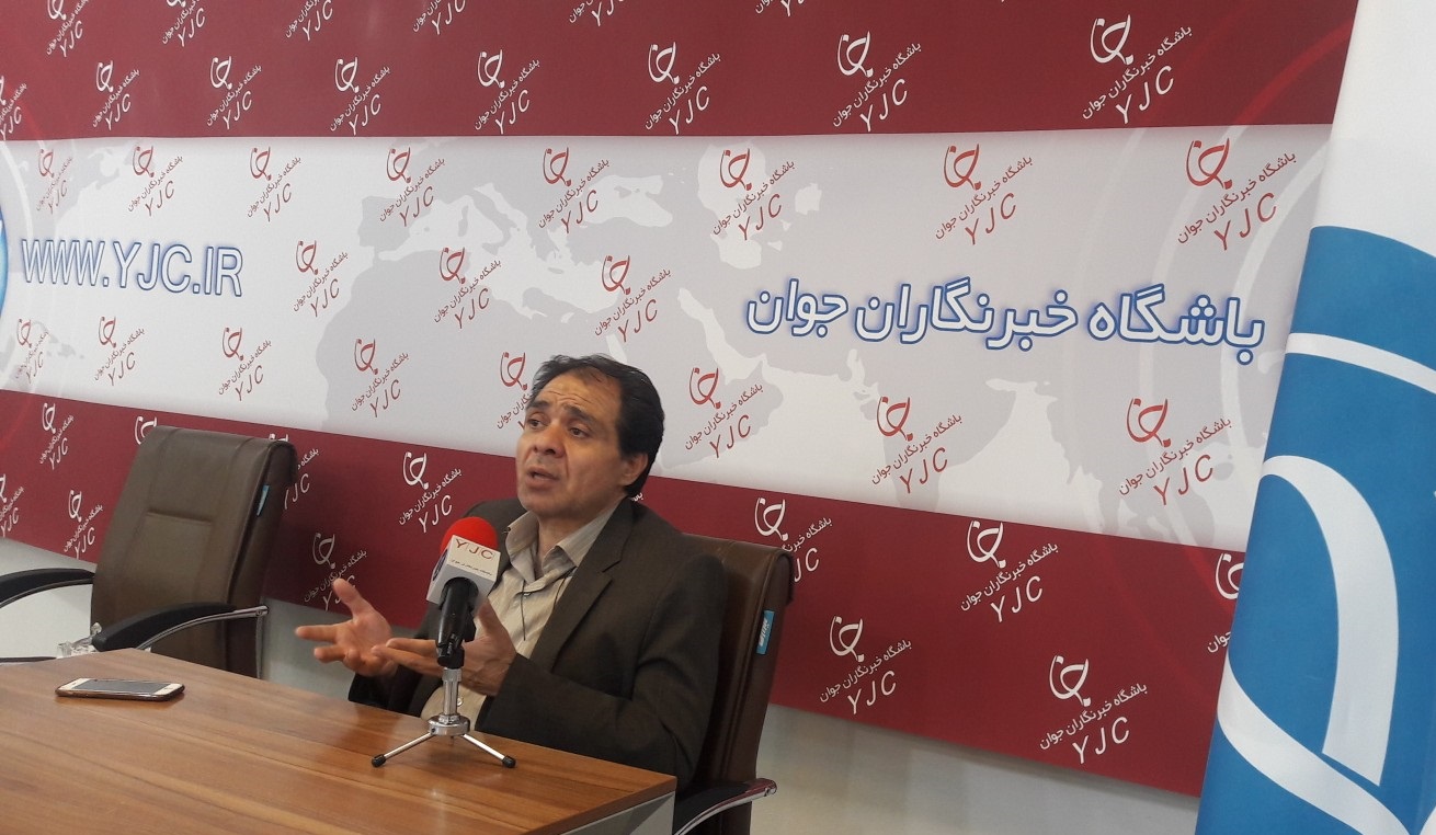 آغاز طرح نسخه الکترونیکی پزشکان تا پایان سال در کشور/ حوزه سلامت محل خوبی برای تسویه حساب‌های سیاسی نیست/ آخرین جزئیات از حذف دفترچه بیمه و رفع همپوشانی