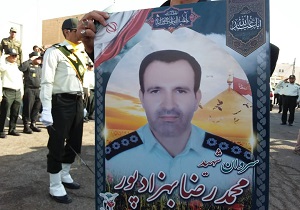مراسم تشییع پیکر شهید "محمدرضا بهزادپور" در جیرفت + فیلم