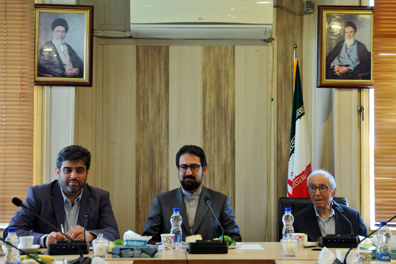 تاکید معاون امور هنری بر افزایش حقوق معلمان هنرستان