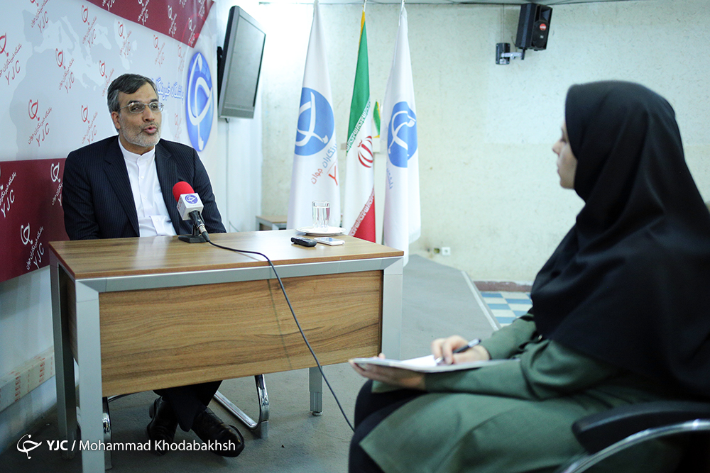 فرانسه بدون ارائه سند مدعی استفاده سوریه از سلاح شیمیایی است/ایران در بازسازی سوریه کمک بلاعوض نمی&zwnj;کند/پیش شرط عربستان برای حل بحران یمن پیروزی در میدان جنگ است