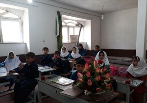مسجد روستای گرماش میزبان دانش آموزان شد