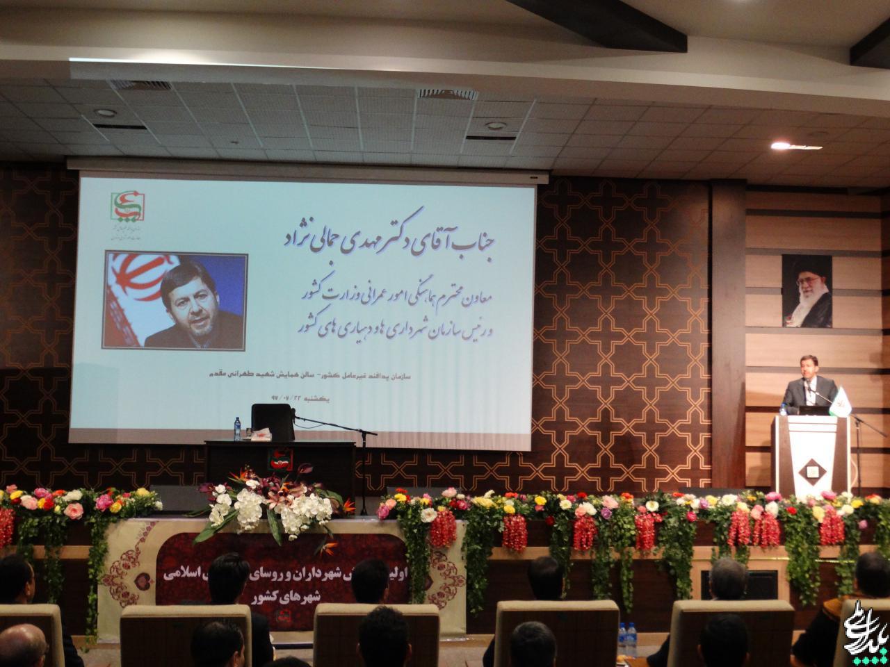توزیع متوازن امکانات و جمعیت یکی از اصول پدافند غیر عامل است/ هیچ پروژه و طرحی در سطح کشور بدون آینده نگری و مطالعه نباید اجرائی شود