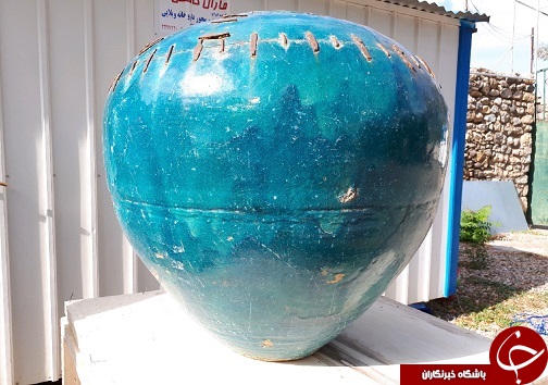 کشف دو عدد خمره بزرگ سفال مربوط به دوره اسلامی در گمرک بازرگان
