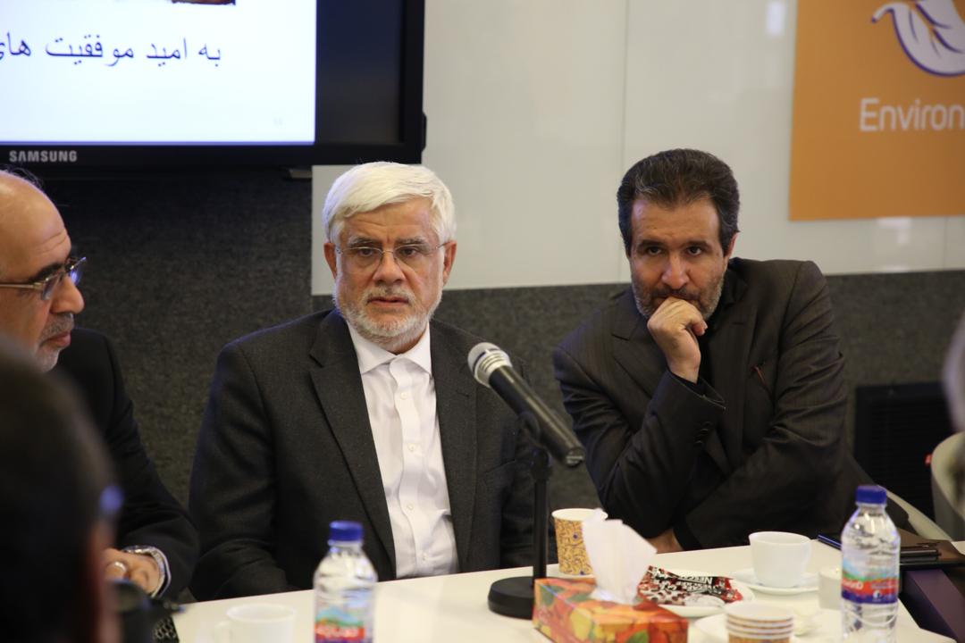 دانشگاهیان می‌توانند کشور را از وابستگی به نفت نجات دهند
